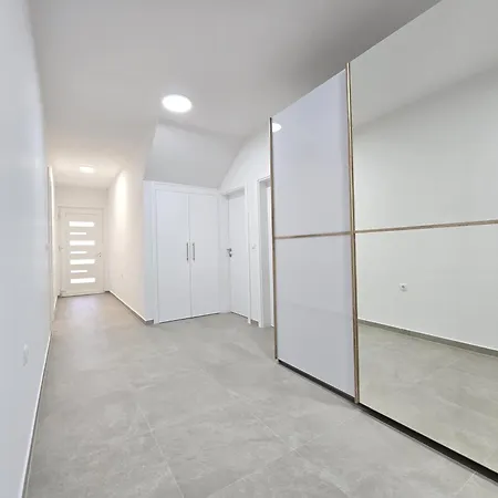 Grey 2 Apartment Zadar