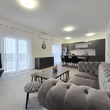 Grey 2 Apartment Zadar
